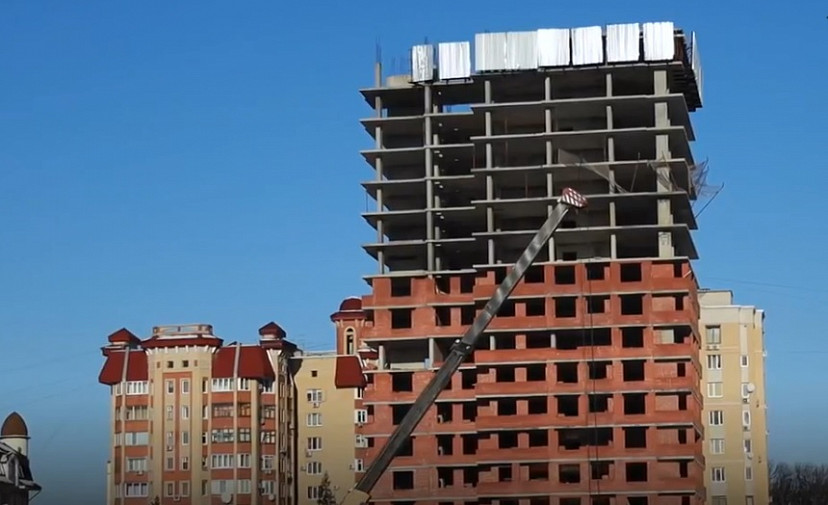 В Саратове после сдачи долгостроев квартиры получат 120 сирот 
