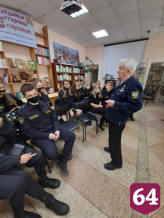 Ветеран флота нарисовал военное детство в Саратове
