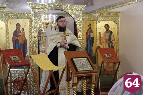 В Энгельсском доме-интернате обвенчали молодых супругов