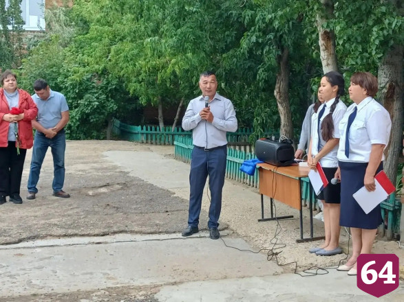 В саратовской школе увековечили имя погибшего бойца СВО