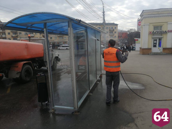 В Саратове отмыли 653 остановки