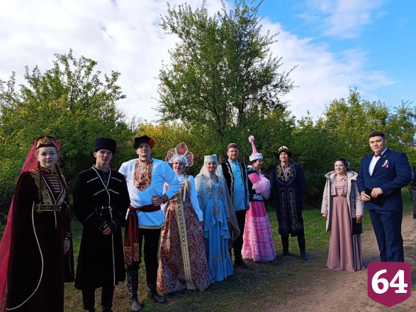 На саратовском фестивале баранины кормили шашлыком и пловом