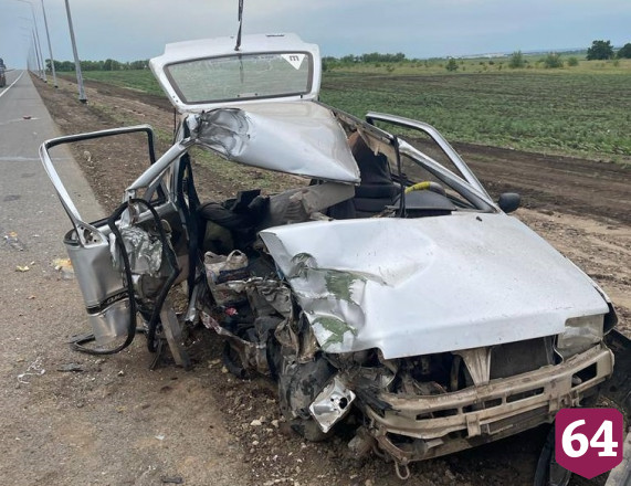 В ДТП у Дубков разбились два человека 