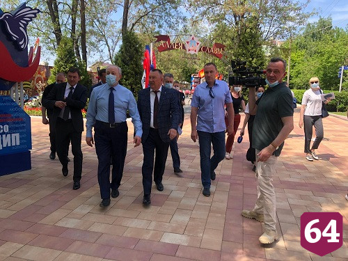 Губернатор поблагодарил коллектив Энгельсского дома-интерната за труд