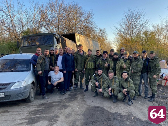 Саратовским мобилизованным передали автомобили и выпечку 