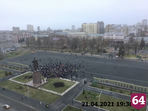 Сторонники Навального вывели на улицы Саратова несовершеннолетних