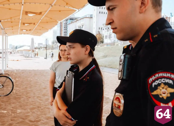 На саратовском пляже во время рейда поймали пьяного подростка