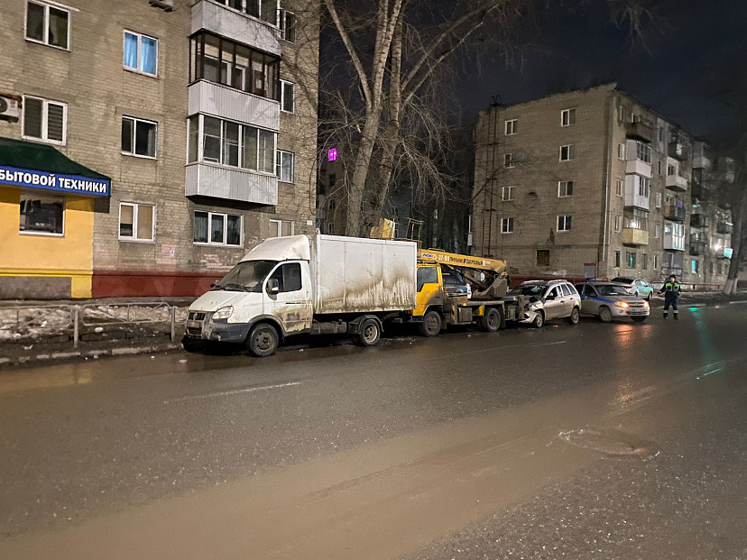 На Крымской «Калина» протаранила автовышку
