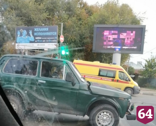 В Саратове после ДТП со «скорой» в больницу доставили трех человек 