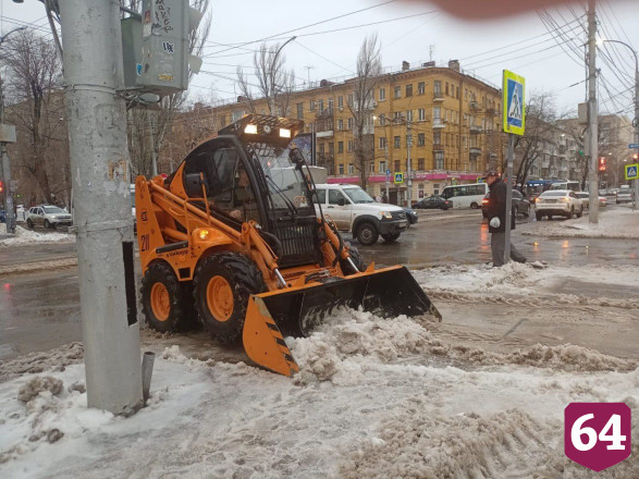 Глава Саратова объявила борьбу с гололедом
