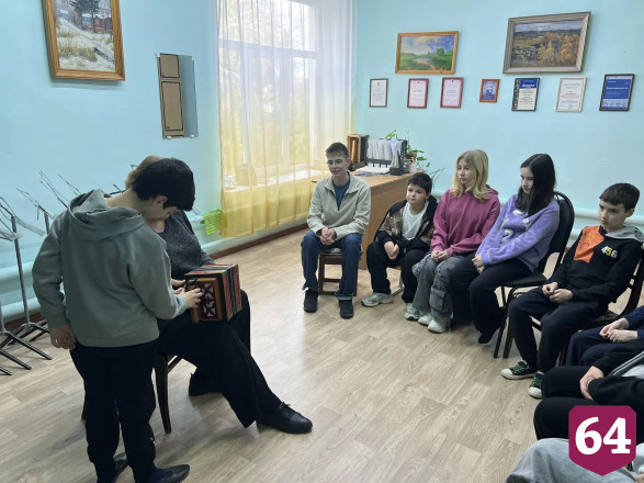 Саратовской гармошке посвятили мастер-класс для школьников