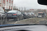 В Саратове автомобилисты встали в очередь на шиномонтаж