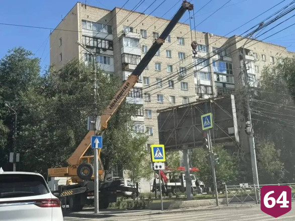 Глава Саратова дал разъяснения по сносу билбордов и ларьков
