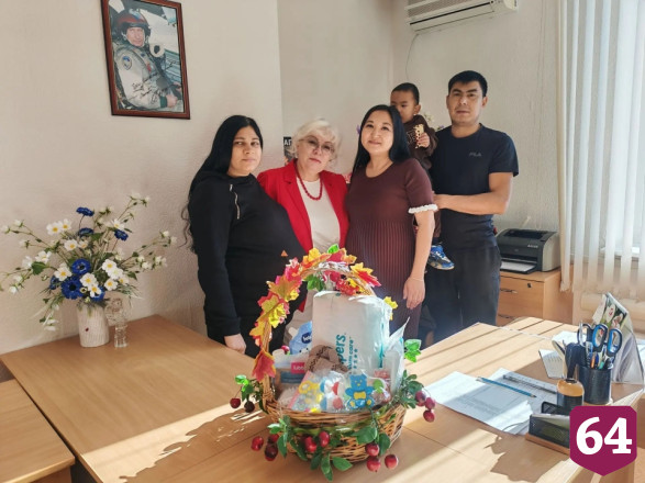 Саратовским будущим мамам подарили праздник ко Дню беременных