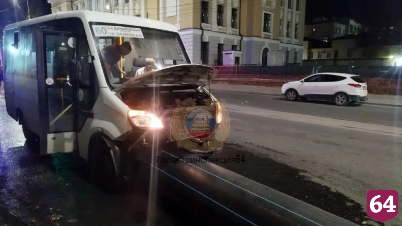 Четыре человека пострадали в ДТП с маршруткой в Саратове