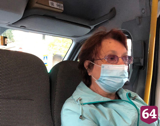 Жители Саратова начали надевать маски в общественном транспорте