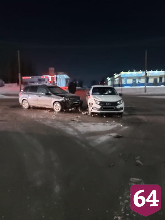 В аварии на проспекте Строителей пострадала 36-летняя женщина