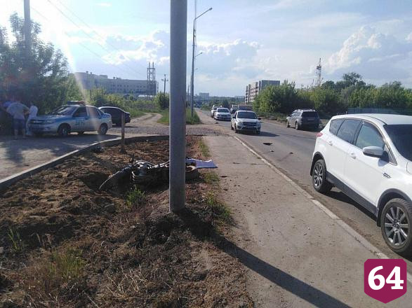 Полиция ищет очевидцев гибели мотоциклиста в Саратове