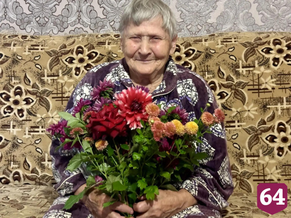 Счетовод из Саратовской области в 80 лет поет в группе и участвует в жизни села