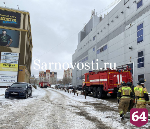 Посетителей торгового центра в Саратове эвакуировали из-за задымления