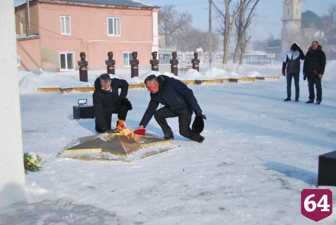 Во всех районах Саратовской области почтили память погибших воинов