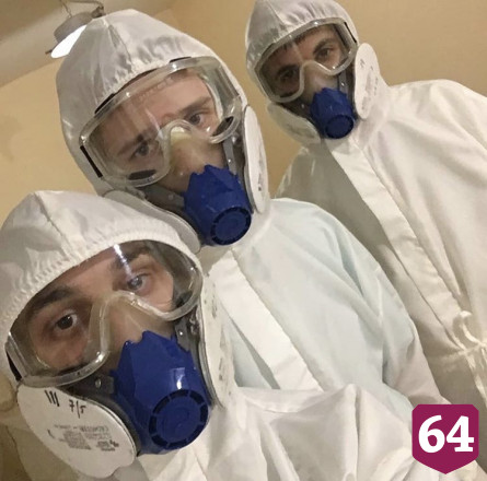 Саратовские врачи подружились с переболевшими коронавирусом пациентами