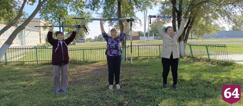 Саратовских бабушек учат находить здоровые продукты в магазине