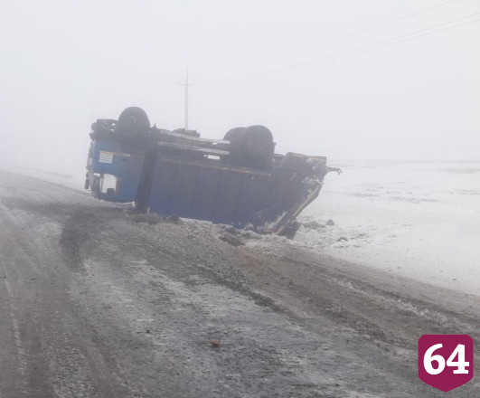 Мужчина погиб в массовой аварии с мусоровозом под Саратовом