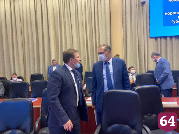 Радаев потребовал не допускать сбоев при выплатах медикам 
