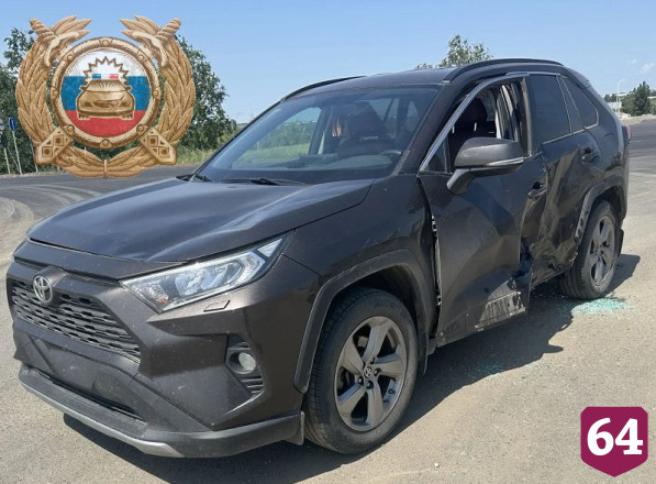 Мотоциклист разбился в ДТП с кроссовером под Саратовом