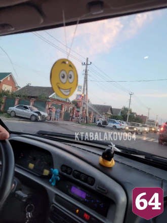 Под Саратовом произошла массовая авария с полицейской машиной