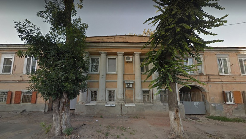 В центре Саратова рушится здание старинной усадьбы