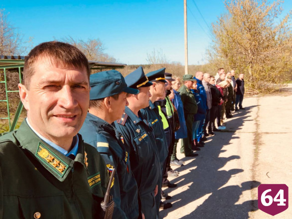 Под Саратовом «тушили» лесной пожар рядом с детским лагерем