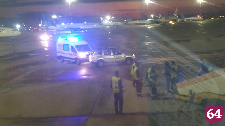 В самолете из Саратова в Санкт-Петербург спасли задыхавшуюся пассажирку