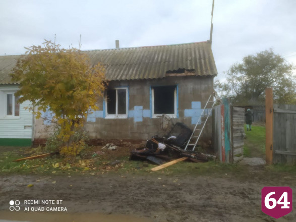 Под Саратовом из-за включенного телевизора сгорела квартира