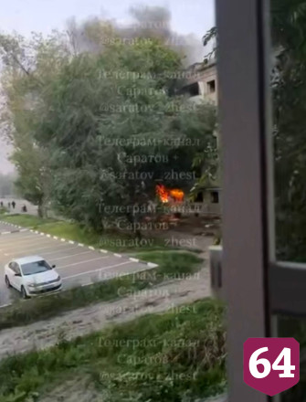 В Саратове полыхала расселенная пятиэтажка