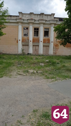 В Вольске поддержали запрет губернатора на продажу клуба