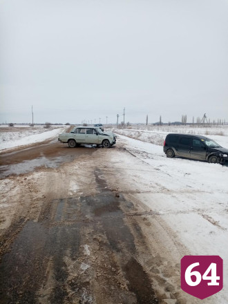 Пожилая пассажирка «Ларгуса» пострадала в ДТП под Саратовом