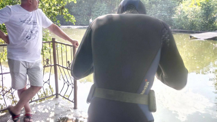 Под Саратовом из пруда вытащили тело утопленника
