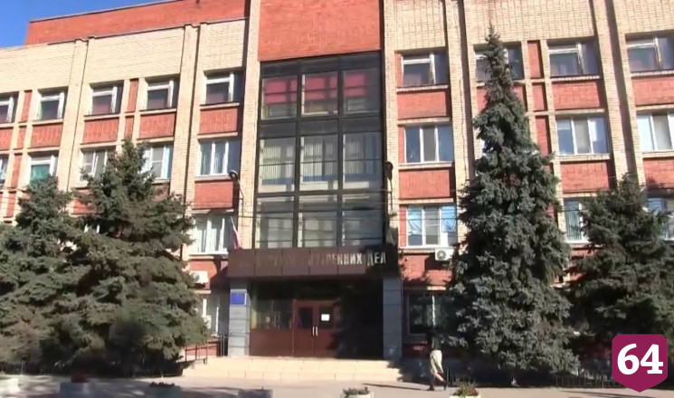 Нападение на женщину в Энгельсе ради цепочки попало на камеры