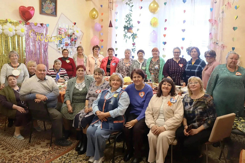 В Саратовской области душевно отметили юбилей клуба любителей цветов