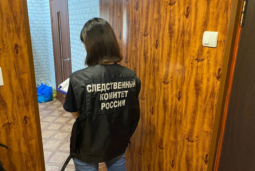 В квартире с разбитой раковиной найден мертвым молодой мужчина 