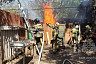 В центре Саратова пожарные отбивают жилые дома от огня