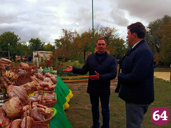 На саратовском фестивале баранины кормили шашлыком и пловом