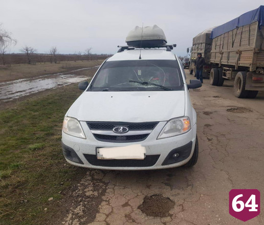 Под Саратовом мужчина перебегал дорогу и попал под «Ларгус»
