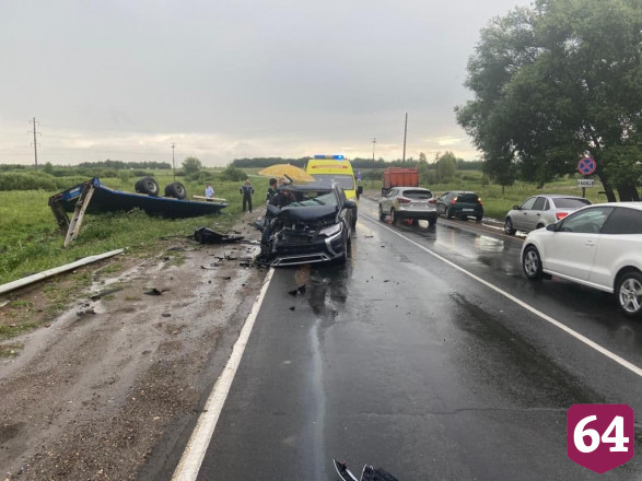 Под Саратовом в ДТП с грузовиком погибла женщина