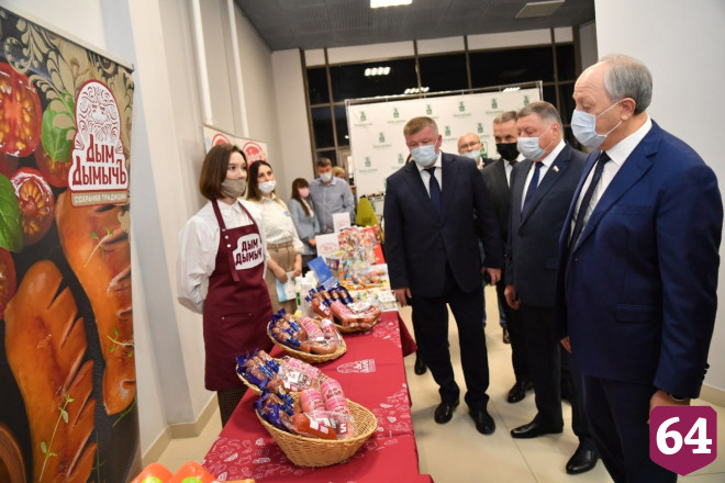 Губернатор отметил достижения саратовских аграриев 