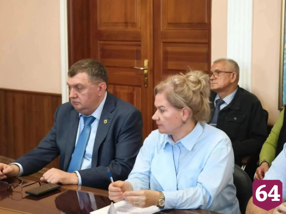 В Энгельсе создали рабочую группу по  поиску источника неприятного запаха 