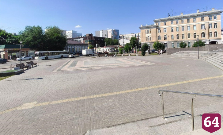 В Саратове не намерены включать фонтан у ТЮЗа до снятия ограничений