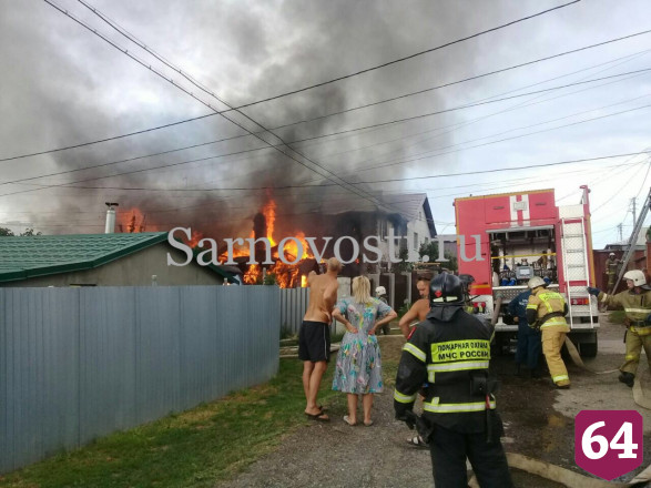 В Саратове пьяный мужчина устроил пожар в доме соседей